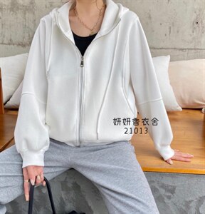 现货。妍妍香衣舍21013韩版连帽拉链卫衣外套女图片