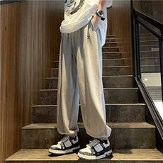 灰色