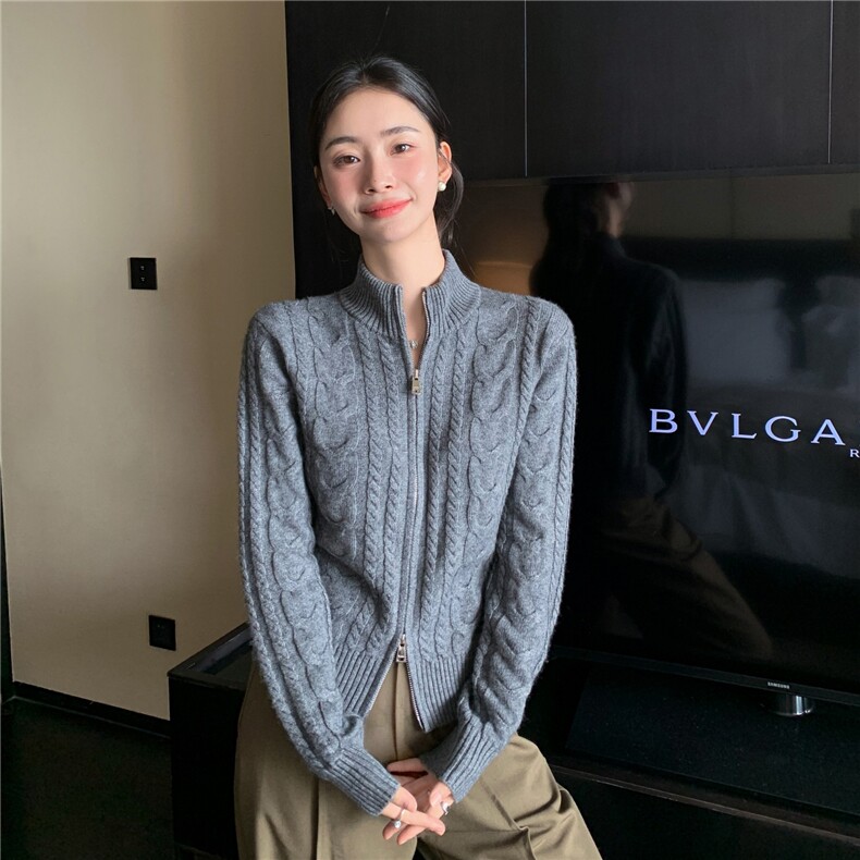 2025秋冬百搭时尚简约半高领麻花绞花针织衫,女装羊绒衫,玛卡隆羊绒
