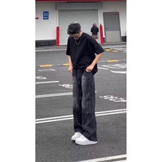 黑色