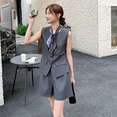 2025夏季新款！西装短裤套装搭配丝巾，女装套装/套裙，1C151