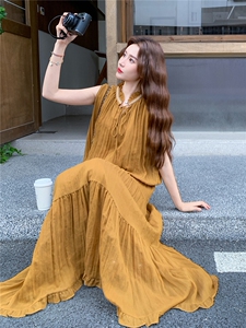 黄色无袖上衣半身裙套装女夏2025新款法式减龄气质长裙两件套爆款图片