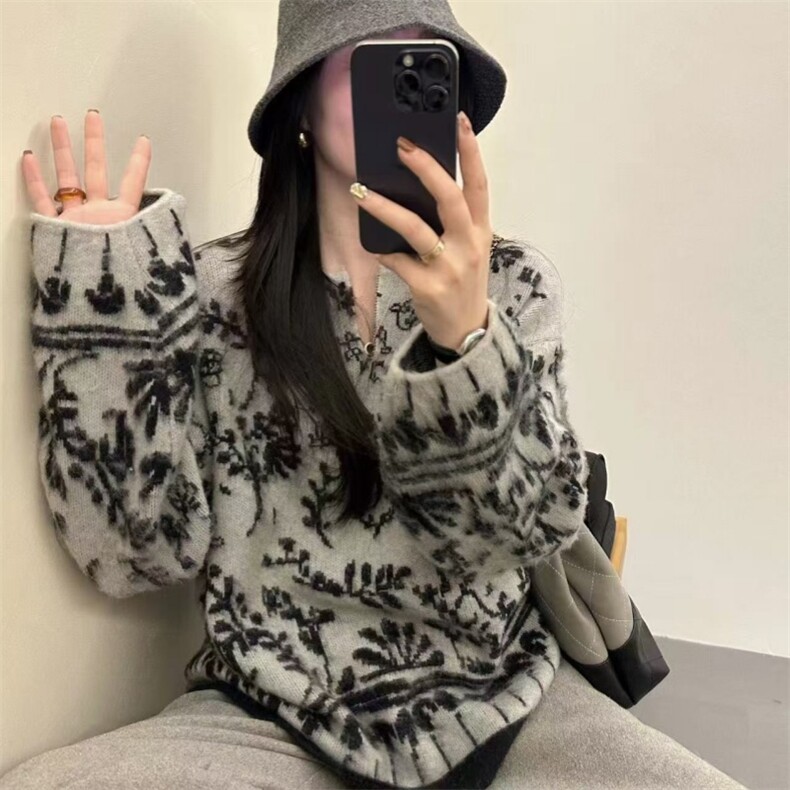 羊驼绒拉毛青花瓷重工提花针织毛衫，现货，女装羊毛衫，臻纶羊绒