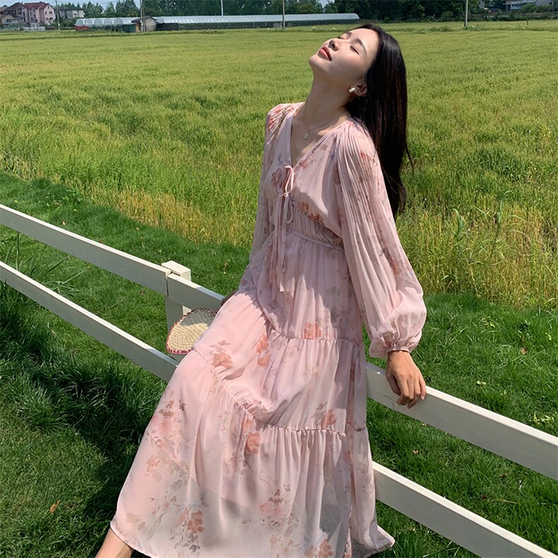 法式度假风v领系带碎花长裙2025春夏新款温柔风女人味高腰连衣裙，女装连衣裙，天使之佳话