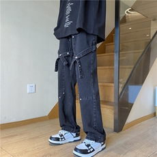 黑色