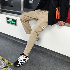 卡其色