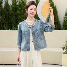 2024春季新款新中式刺绣拼接短款牛仔外套女小个子口袋圆领夹克，女装牛仔外套，潮流依族