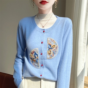 休闲/淑女2024年秋季羊毛长袖纯毛绣贴开衫保暖舒适图片