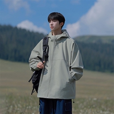灰绿色