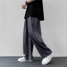 灰色