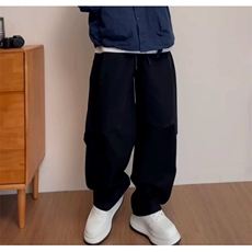 黑色