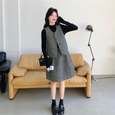 2026春装新款气质叠穿马甲T恤半身裙三件套女605-P205-K328，女装套装/套裙，2C126