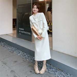 高级感小香风羽绒套装裙女2025冬季新款千金风淡人半身裙两件套潮图片