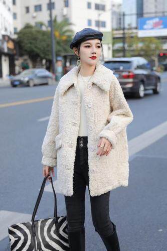 冬季皮毛一体外套，女装，千禧宏运