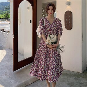 2021新款女装简约A字裙中长款连衣裙V领图片