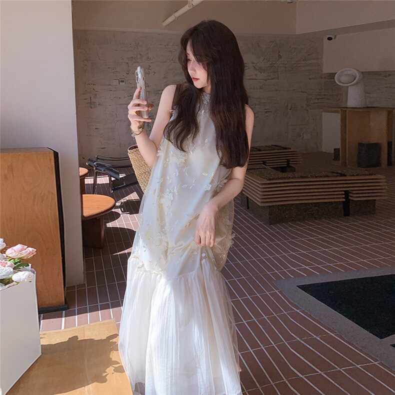 法式立体花朵挂脖连衣裙女2025年夏季新款温柔风海边度假显瘦长裙,女装连衣裙,2C261