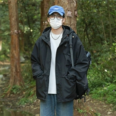 黑色