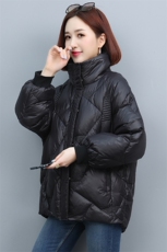 2025冬季新款时尚百搭宽松亮丽外穿潮流气质羽绒服，女装羽绒服，丽影随形