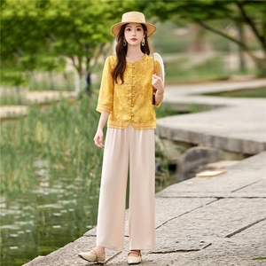 春夏设计感绣花钉珠气质减龄短袖上衣阔腿裤休闲通勤套装女图片