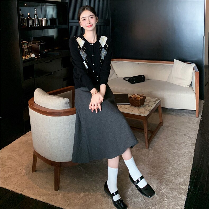2025秋冬百搭时尚简约圆领纽扣开衫长袖针织羊绒衫,女装羊绒衫,玛卡隆羊绒
