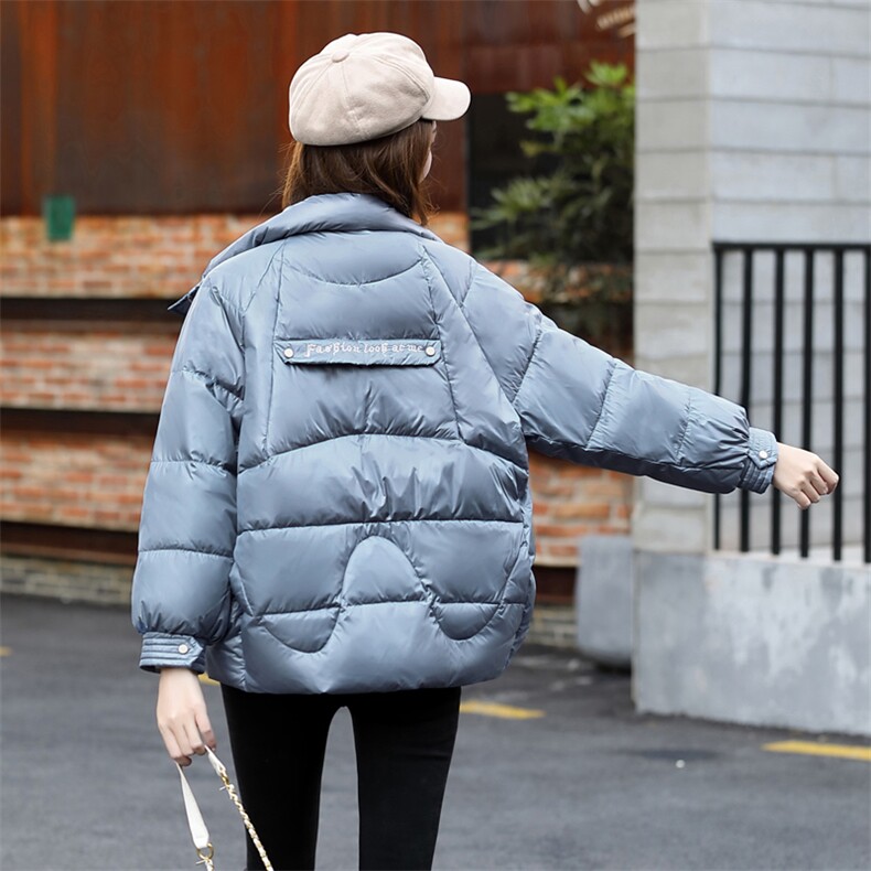 时尚保暖女士羽绒服简约大方后背刺绣设计适合秋冬季节穿着,女装羽绒服,阿舍尔精品