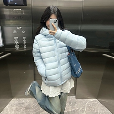 蓝色