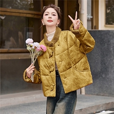 新中式国风羽绒服女2025冬季新款独特超好看短款粉色毛领保暖外套，女装羽绒服，伊仟回