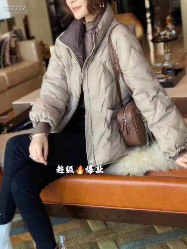 羽绒服，黑色，米色，白色，女装羽绒服，琦琦依轩