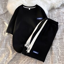 黑色
