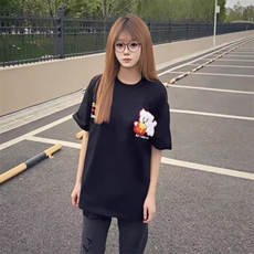 黑色