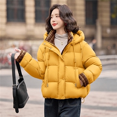 《爆2025冬季新款短款连帽羽绒服宽松休闲不挑身材百搭时尚》，女装羽绒服，欧米莱