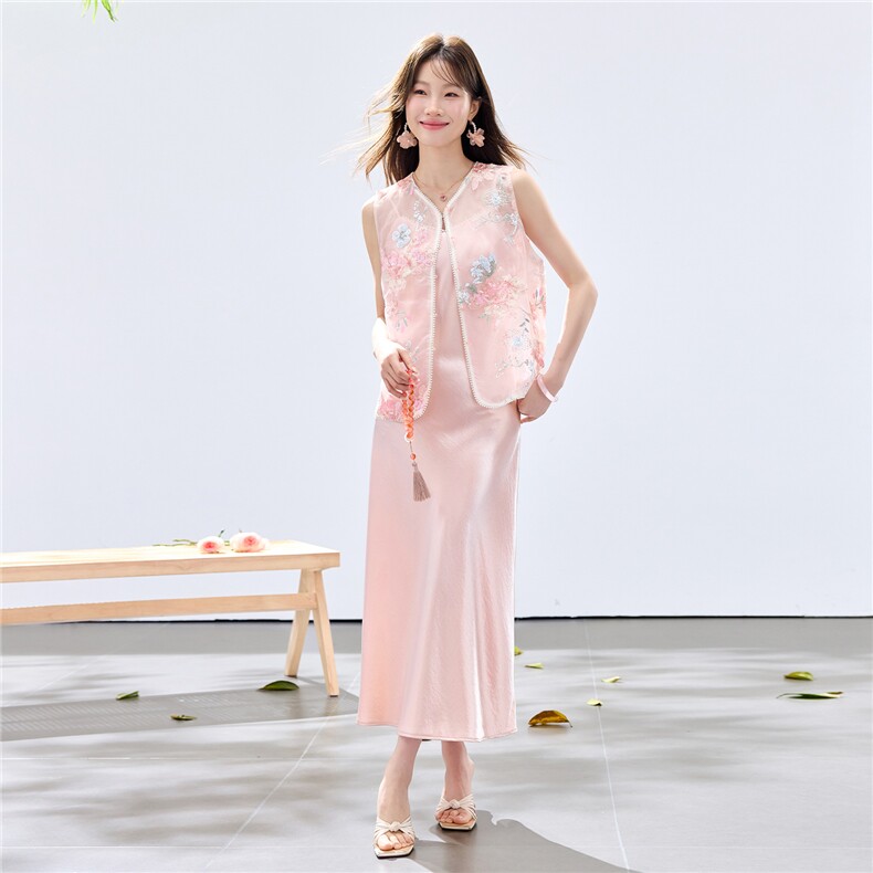 夏季新款现货！2026温柔风洋气重工刺绣花朵款马甲+珍珠吊带长裙，女装套装/套裙，宝儿家