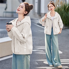 短款风衣外套女2026春季新款连帽拉链夹克小个子休闲户外上衣，女装短外套，恋慕依尚