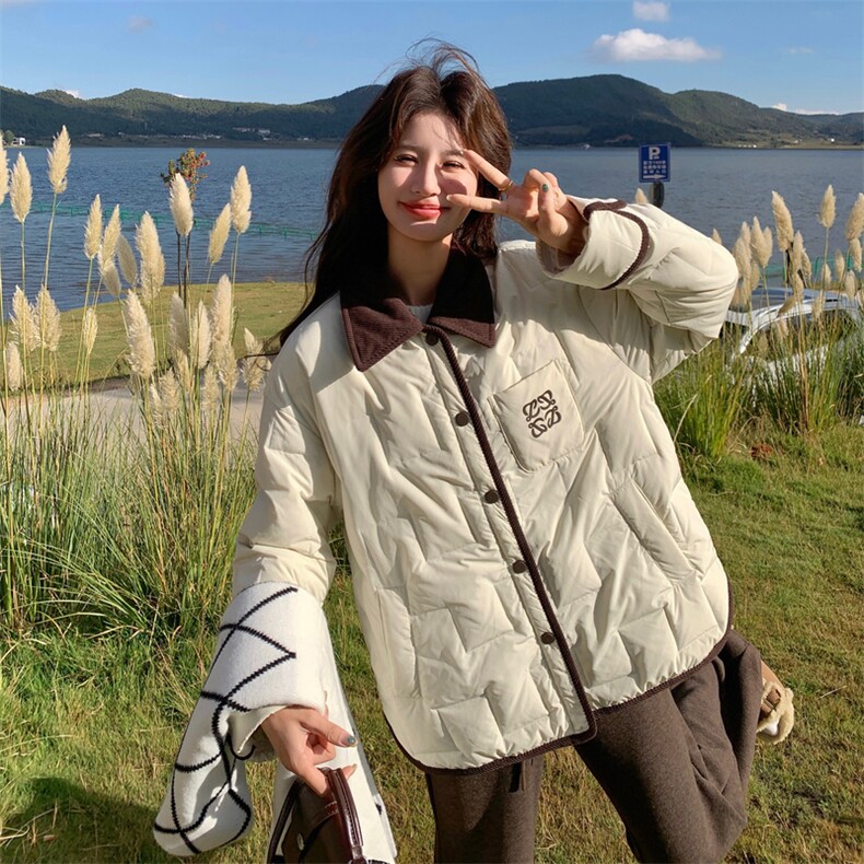 设计感保暖灯芯绒拼接羽绒服女2025年冬季新款减龄慵懒风流行外套,女装羽绒服,2C050