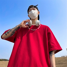 酒红色