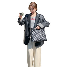 2025秋季新款黑色通勤风复古PU皮西装外套女高级感拼接淡人小西服，女装皮衣，2C176