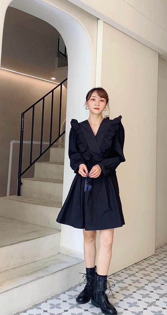 时尚V领荷叶边连衣裙，女装连衣裙，Balance Studio