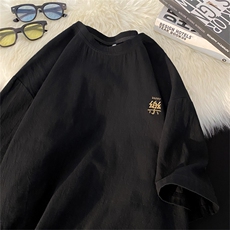 黑色