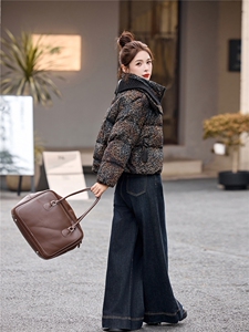 冬季新款女装2025年时尚气质优雅大方豹纹棉服图片