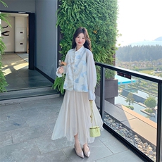 国风新中式刺绣印花高级感马甲女2025年春新款小个子别致打底上衣，女装马甲，纯色衣恋