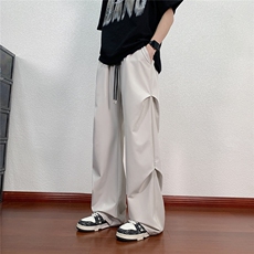 冰丝阔腿褶皱休闲裤K012模特酒店景92%聚酯纤维8%氨纶(S-2XL)TP24，男装休闲裤，电商A088