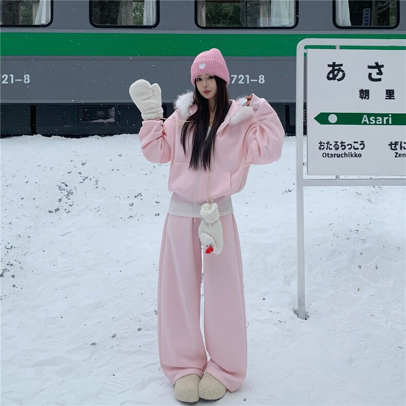 时尚新款粉色休闲外套男女大毛领卫衣宽松减龄外套裤子货号AK135,女装短外套,星座1210-1