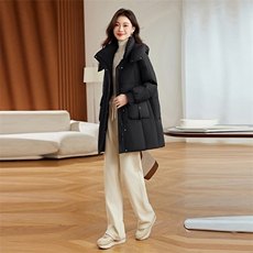 咖色休闲宽松连帽羽绒服女2024冬新款时尚百搭白鸭绒加厚保暖外套，女装羽绒服，自然秀