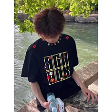黑色