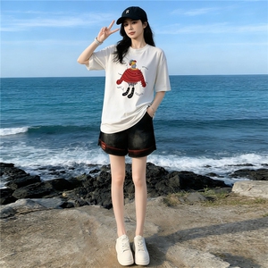 欧货休闲时尚运动套装女夏新款圆领重工刺绣T恤宽松牛仔裤两件套图片