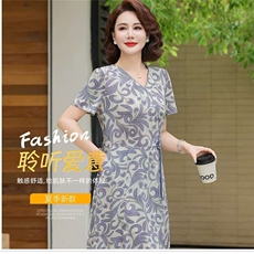 蓝灰色