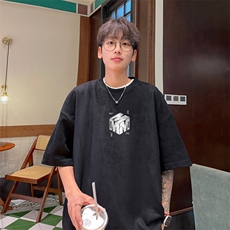 黑色