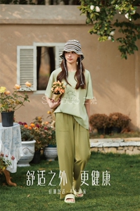 圆领T+直筒宽松长裤get日常舒适松弛感清新百合印花，女装套装/套裙，禾雯电商供货