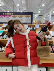 红色新中式新年羽绒服女冬季2025新款小个子高级感学院风奶乎乎，女装羽绒服，艾米莉亚