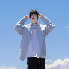 天蓝色
